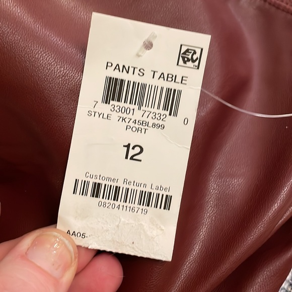 🎉NWT -INC - Burgundy Faux Leather Stretch Leggings size 12 - Picture 2 of 6
